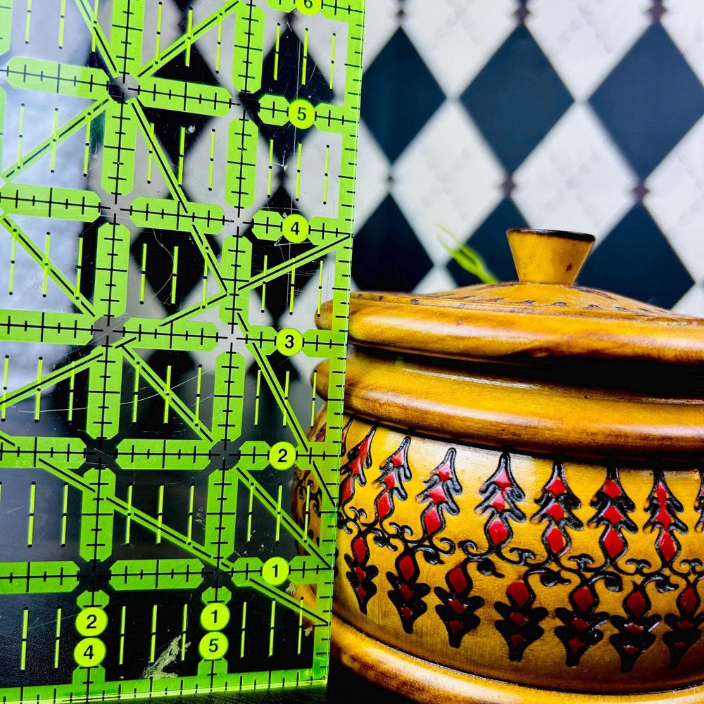 Romanian Folk Art Wooden Box Hand Carved Poiana Brasov Lidded Container Etched - Picture 13 of 15